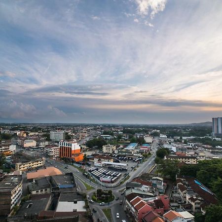 Jomstay Majestic Premier Suites Ipoh Town Buitenkant foto